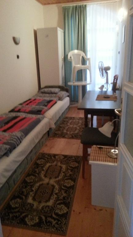 Csokonai Guesthouse Замарди Номер фото