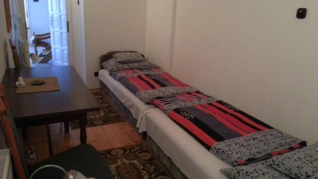 Csokonai Guesthouse Замарди Номер фото