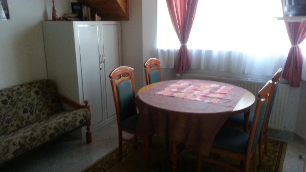Csokonai Guesthouse Замарди Номер фото