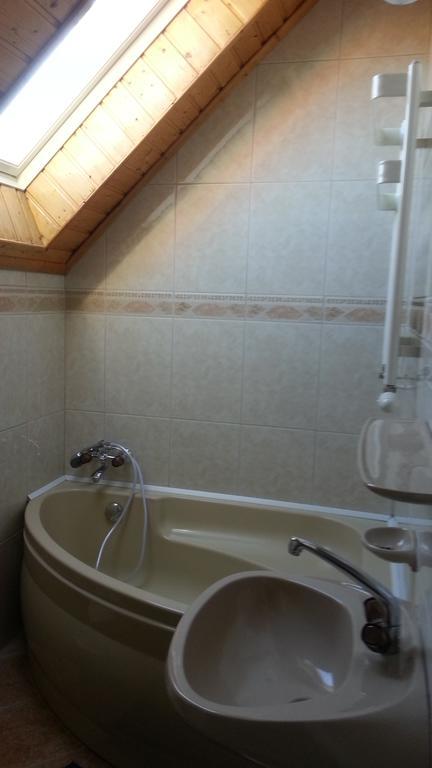 Csokonai Guesthouse Замарди Номер фото