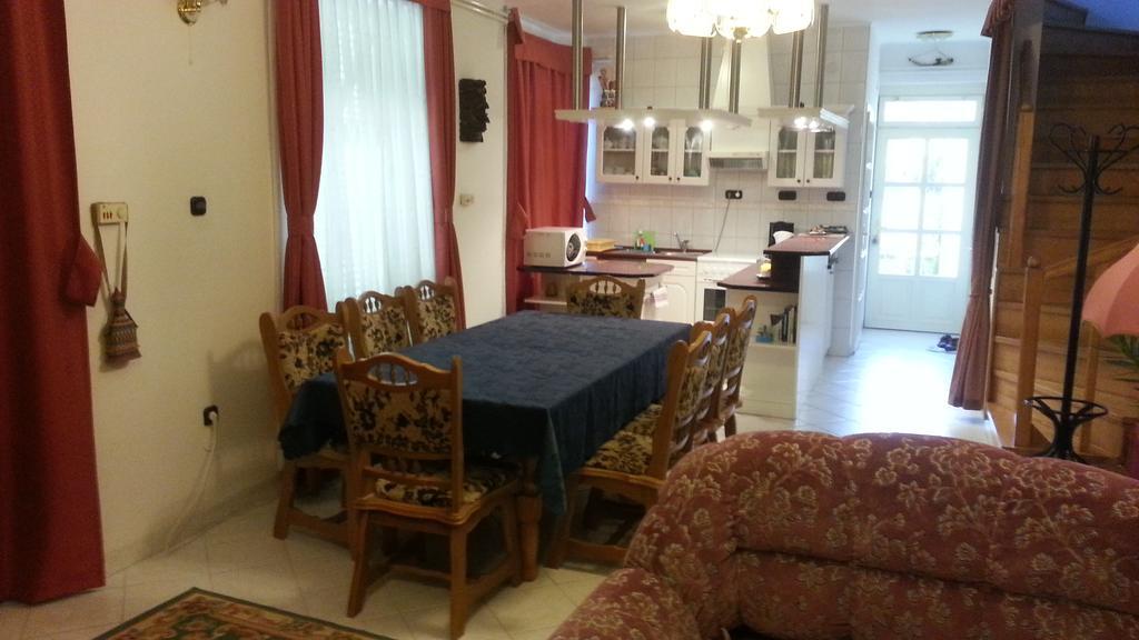 Csokonai Guesthouse Замарди Номер фото