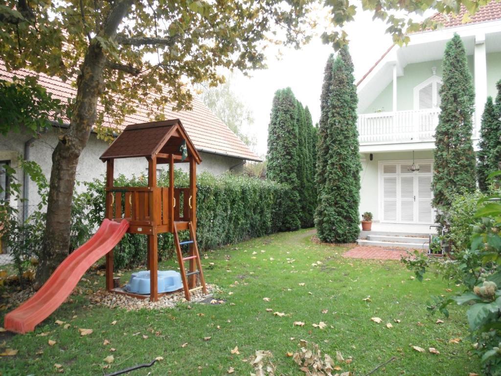 Csokonai Guesthouse Замарди Экстерьер фото